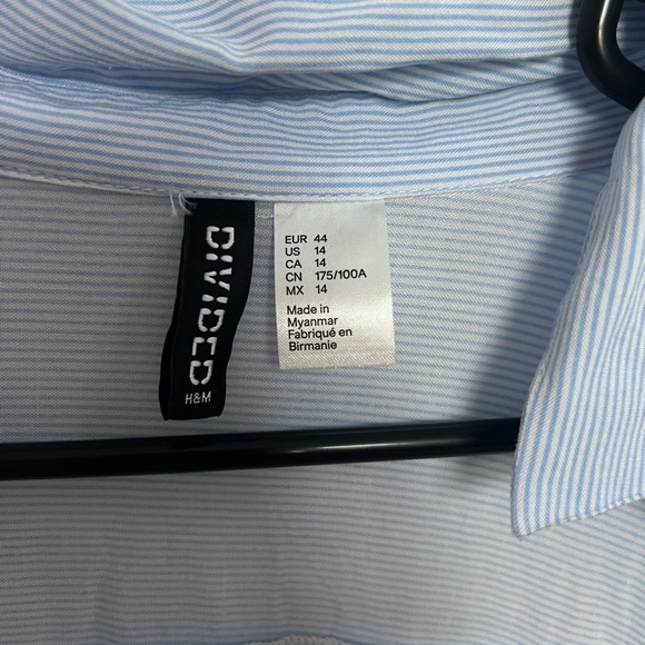 Button down - Picture 2 of 2